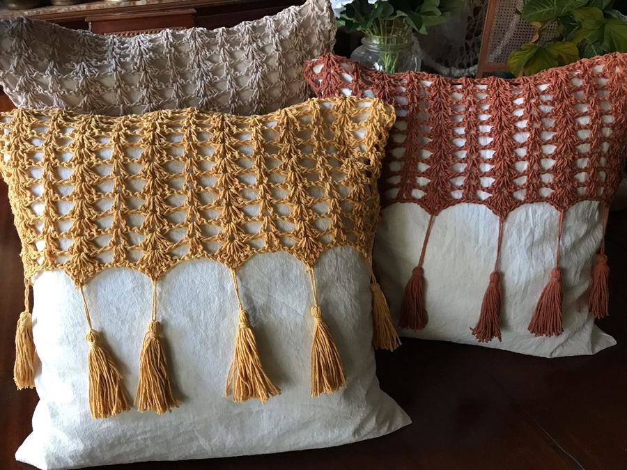 ALMOHADONES CON TEJIDO